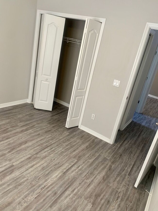 Building Photo - FOR RENT!!! BEAUTIFUL AND UPDATED 3 BED 2 ...