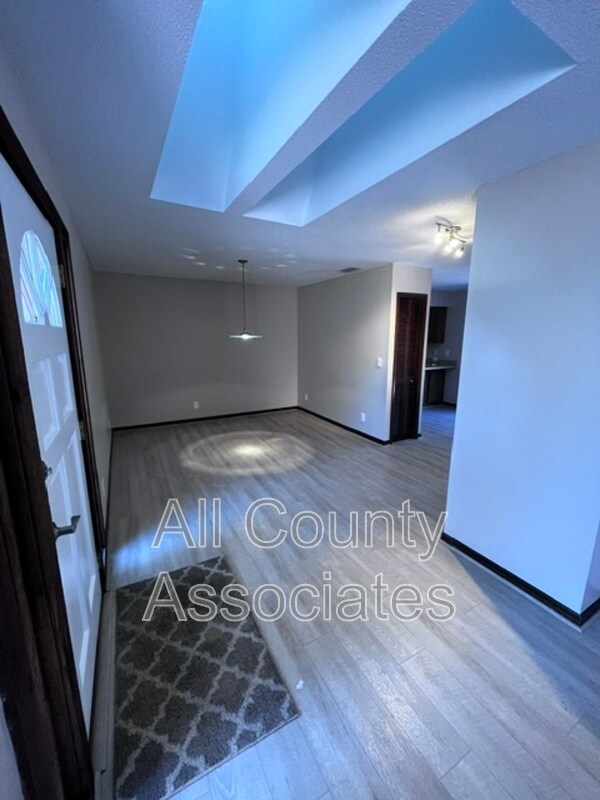 Building Photo - 1316 Rollingwood Ct