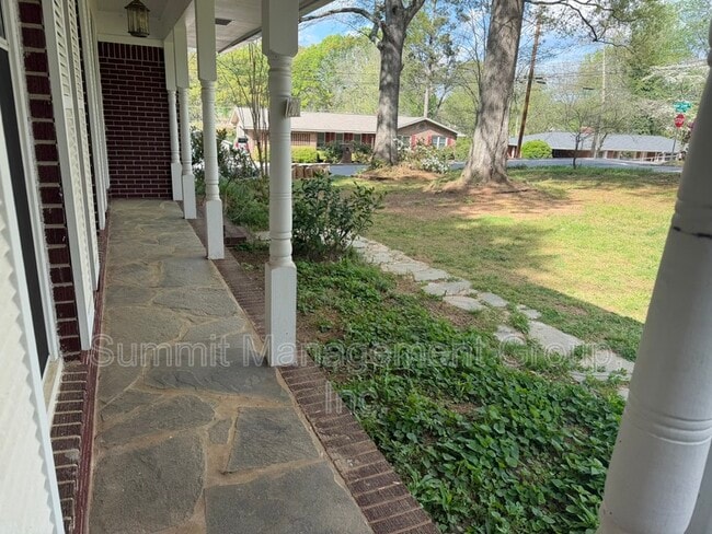 Foto del edificio - 200 Indian Creek Dr