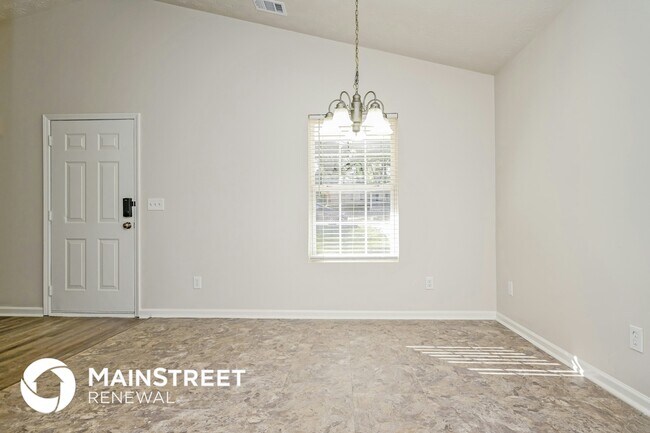 Building Photo - 546 Forest Hill Dr