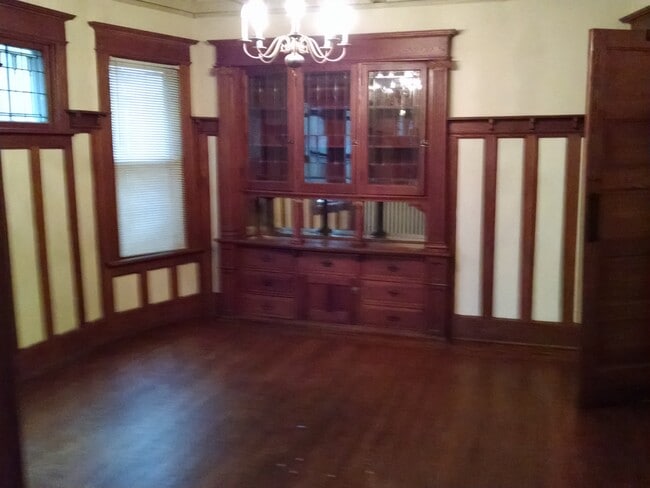 Dining room - 3247 N Hackett Ave