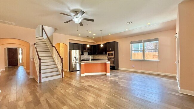 Foto del edificio - 4400 Trinity Woods St
