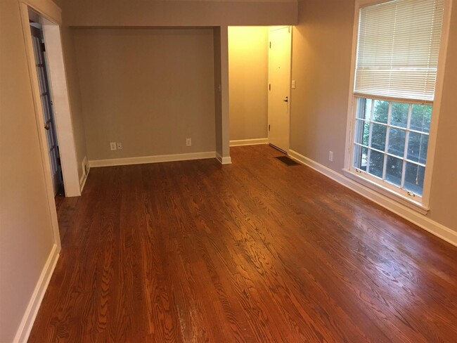 Photo - 700 Canebrake Dr House