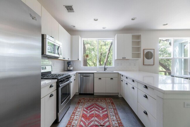 Building Photo - 3001 Del Curto Rd