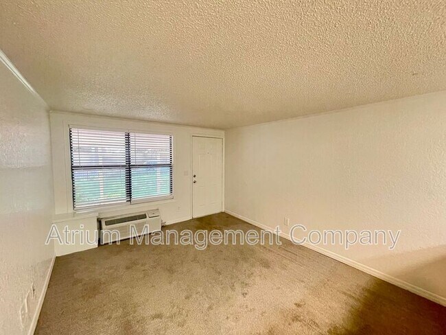 Foto del edificio - 4033 E Michigan St