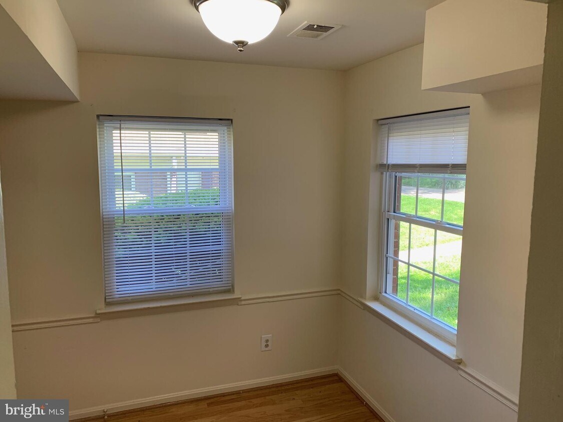 9584 Hagel Cir, Lorton, VA 22079 Condo for Rent in Lorton, VA