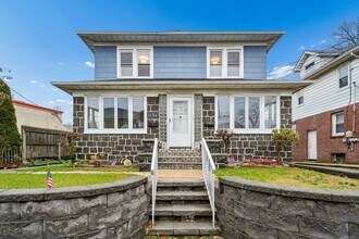 Building Photo - 1154 Anderson Ave