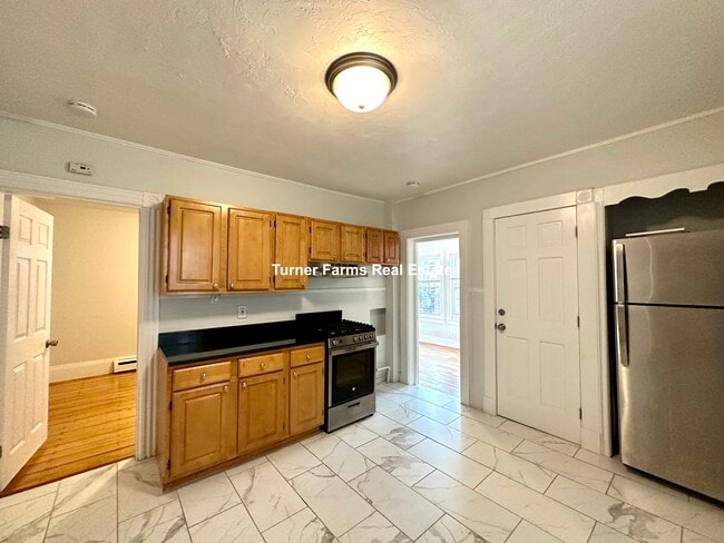 Building Photo - 22 Howell St