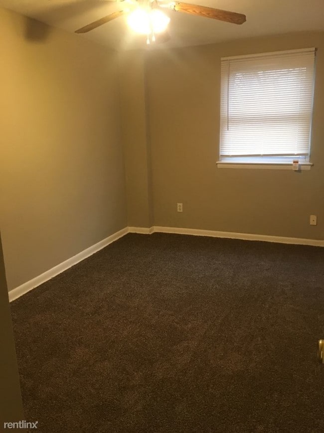 Building Photo - 3 br, 1.5 bath House - 2313 Delmar Dr