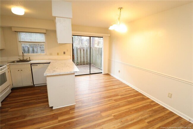 Foto del edificio - 1260 Donaldson Ct