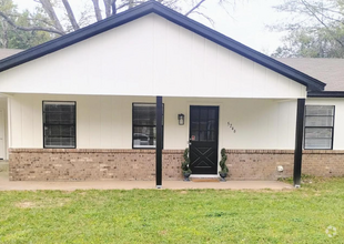 Building Photo - 5746 Magnolia Dr