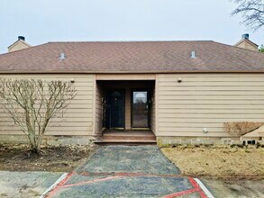 Building Photo - 3349 Beacon St