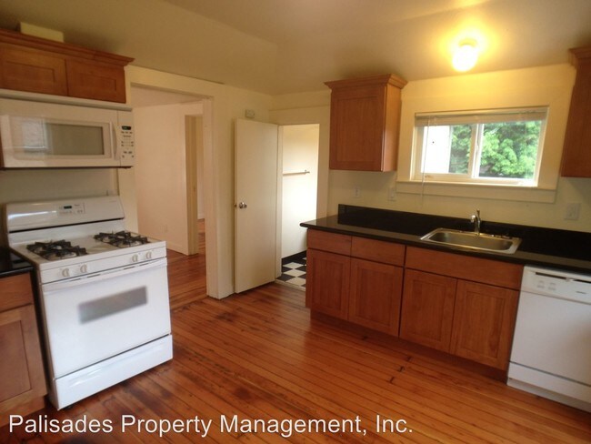 Foto del edificio - 3919-3925 SE 28th Pl