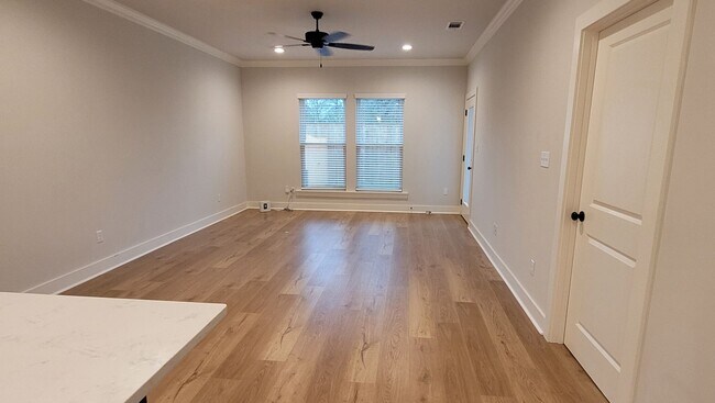 Foto del edificio - Beautiful 2 Bedroom 2 Bath Townhome in Denham Springs