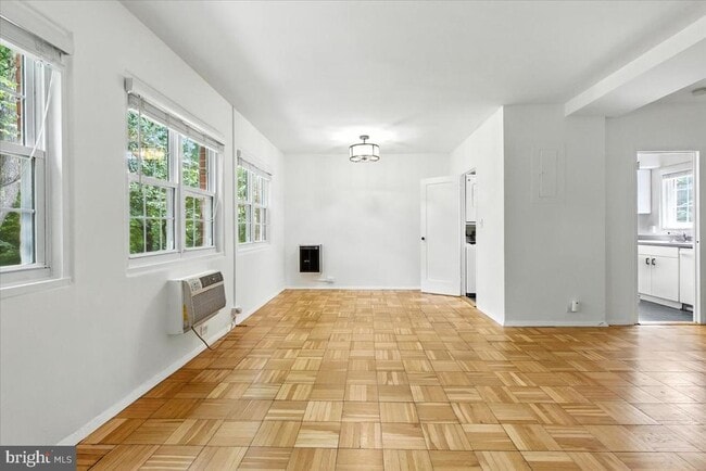 Building Photo - 1525 Mt Eagle Pl