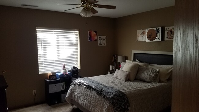Basement BD RM - 905 Ratone St