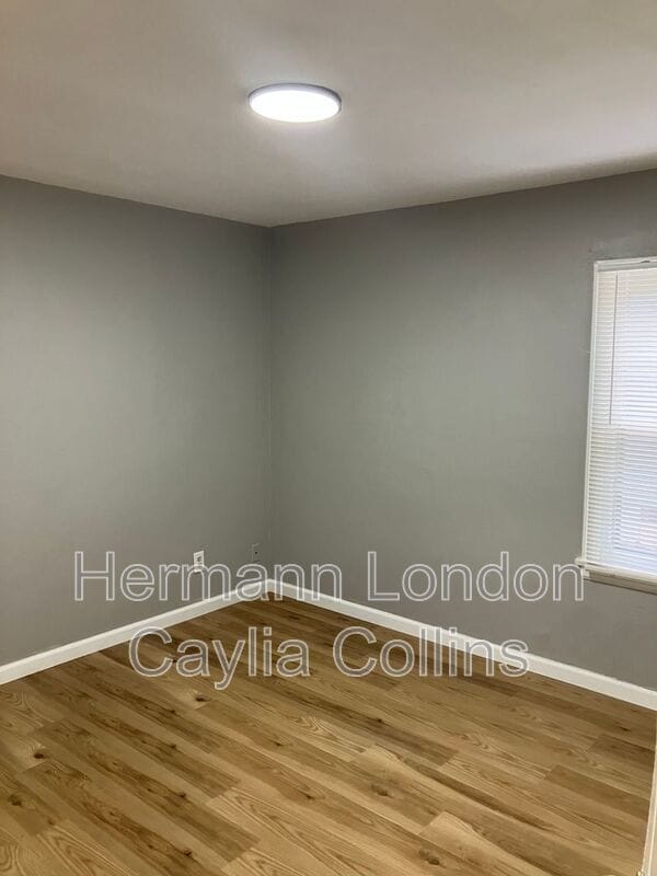 Building Photo - 8031 Aline Ave