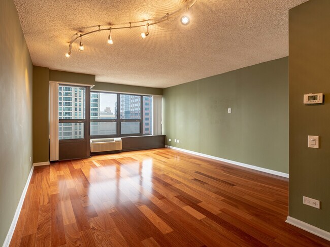 Foto del edificio - 30 E Huron St