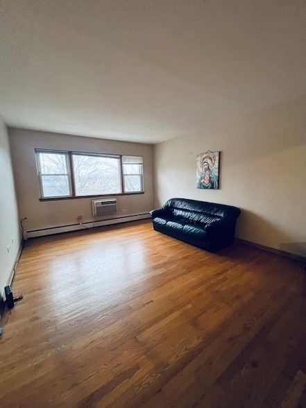 Building Photo - 3954 N Pioneer Ave