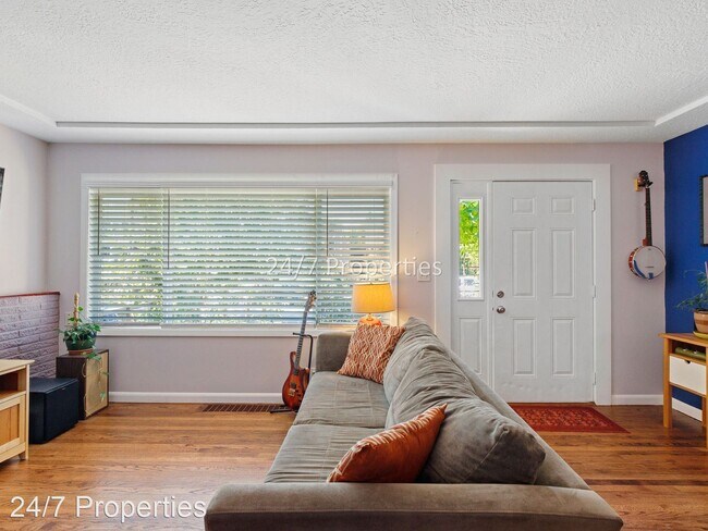 Foto del edificio - 3 br, 1 bath House - 5425 N. Syracuse St.