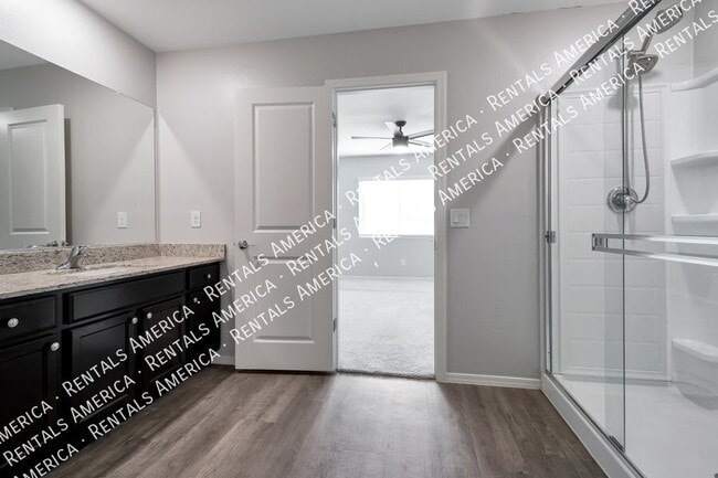 Foto del edificio - 495 W Geib Ave