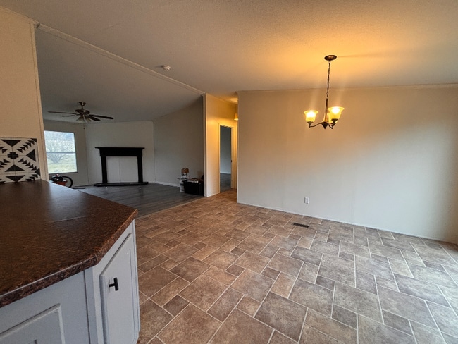 Foto del edificio - 3336 Rooster Ln