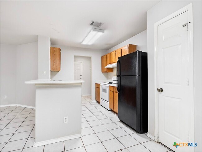 Building Photo - 825 Sagewood Trail