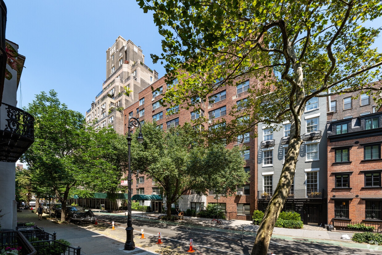 Primary Photo - 49-57 W 12th St