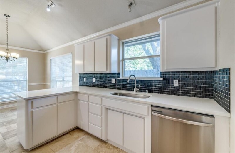Building Photo - 4101 Hideaway Dr
