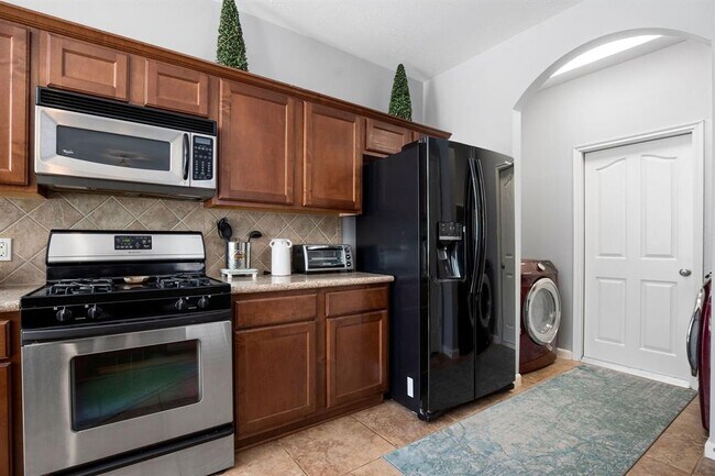 Foto del edificio - 114 Cove Pl Ct