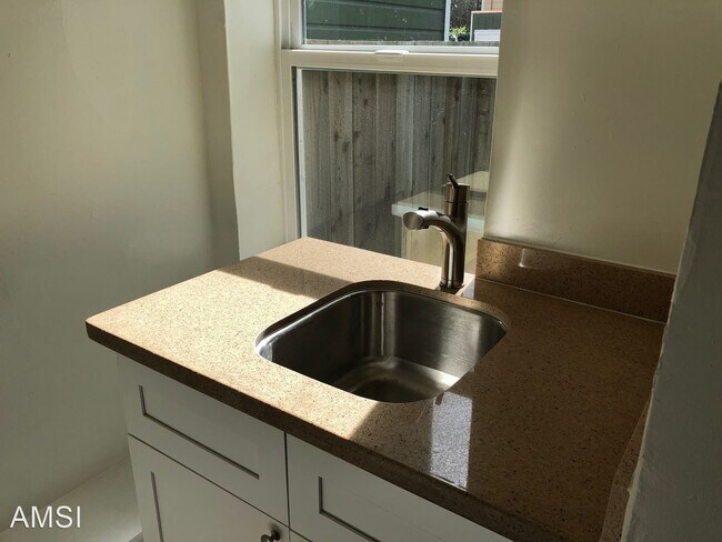 Foto del edificio - Studio, 1 bath House - 1547A Balboa St.