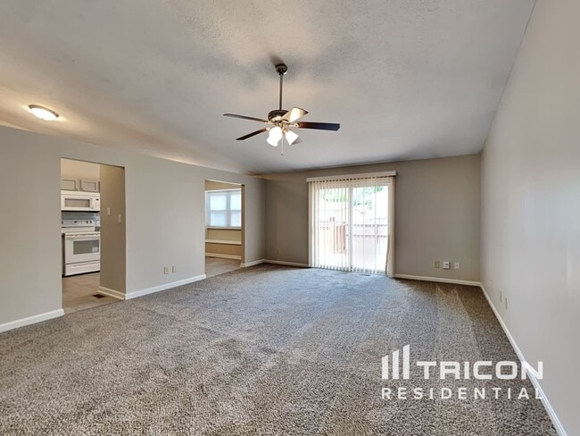 Foto del edificio - 7436 Glensford Dr
