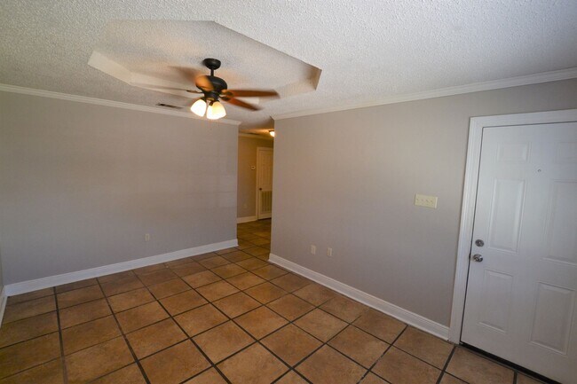 Foto del edificio - Newly updated! 3 bedroom, 2 bath duplex co...