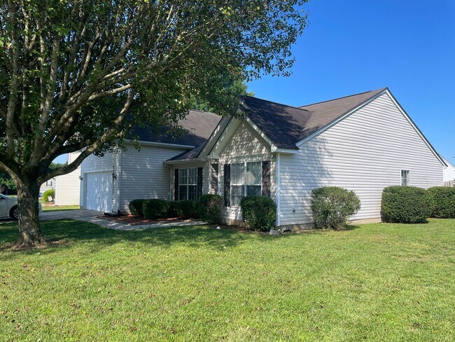 Foto del edificio - 4BR Ranch with Bonus Room in Mooresville