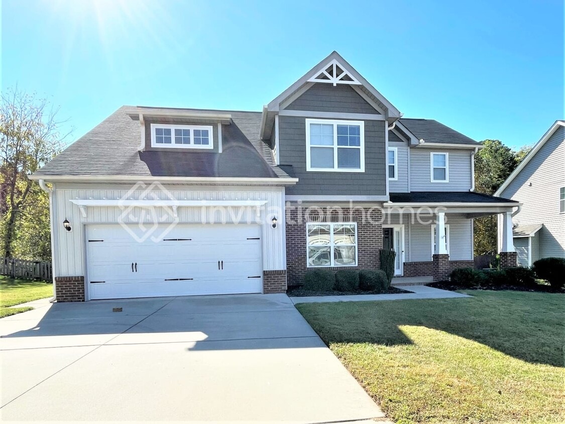Primary Photo - 270 Water Mill Rd