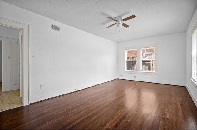 Building Photo - 2421 Isabella St
