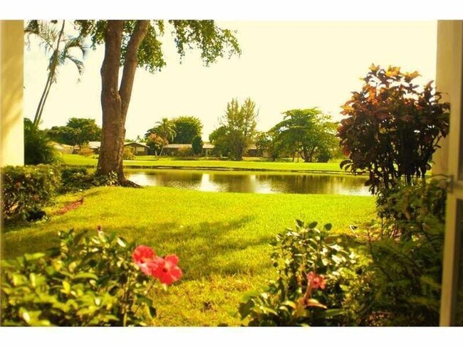 Foto del edificio - 2451 SW 82nd Ave