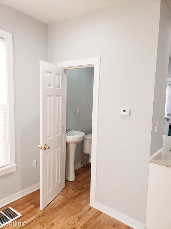 Building Photo - 3 br, 1.5 bath Apartment - 728 Hancock Ave