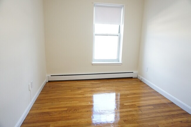 Foto del edificio - 180 N Beacon St