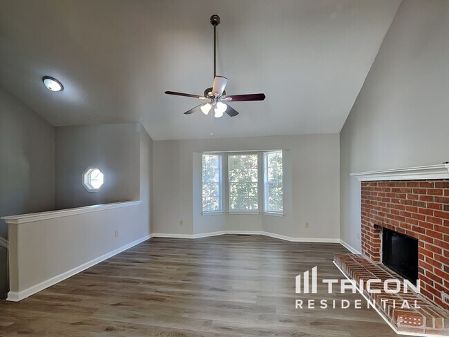 Foto del edificio - 1684 Watercrest Cir