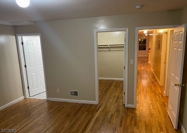 Building Photo - 245-247 Hawthorne Avenue Unit