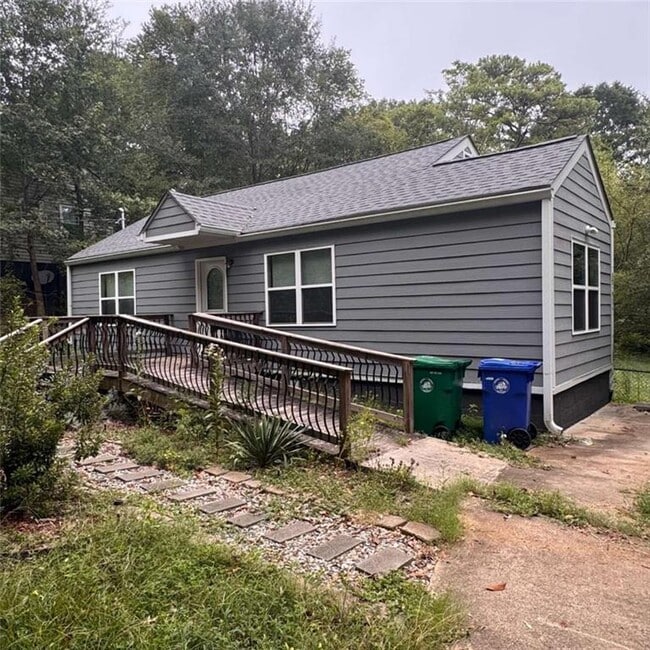 Building Photo - 3048 Woodham Way SE