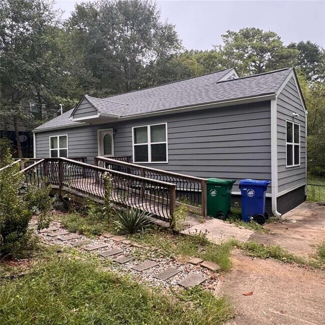 Foto del edificio - 3048 Woodham Way SE