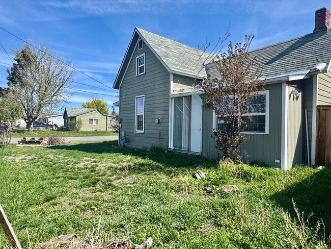 Foto del edificio - 312 E Electric St