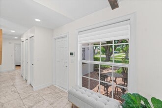 Building Photo - 1401 Hummingbird Dr