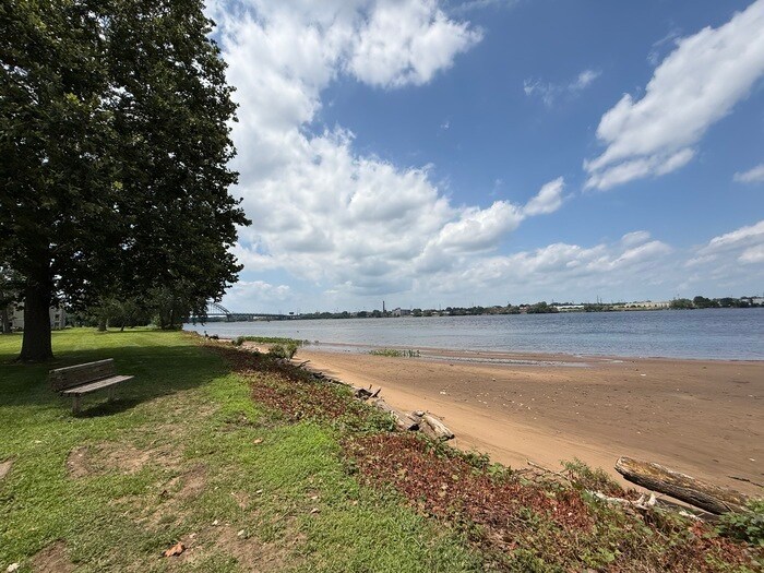 Foto principal - 2041 Harbour Dr