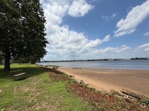 Building Photo - 2041 Harbour Dr