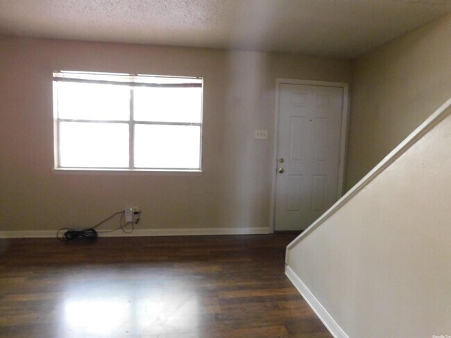 Building Photo - 4200 N Locust St