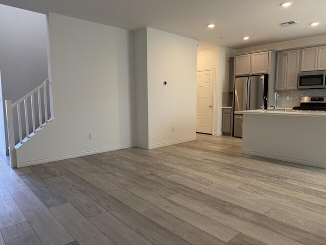 Foto del edificio - 8851 Flora Run Ave