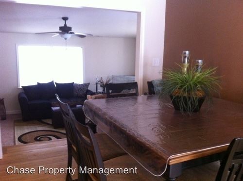 Foto del edificio - 825 Windsor Rd